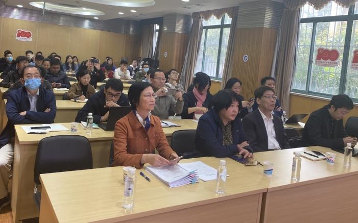 上海神力、億氫科技有限公司專家應邀到華東理工大學化工學院作學術報告.jpg 上海神力、億氫科技有限公司專家應邀到華東理工大學化工學院作學術報告.jpg