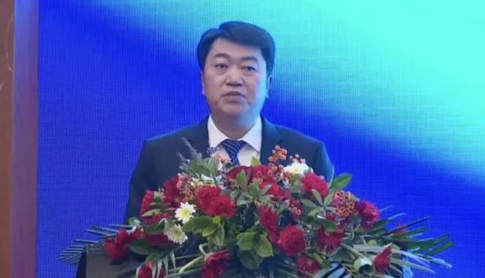 東勝區(qū)委書(shū)記高屹東致辭.jpg 東勝區(qū)委書(shū)記高屹東致辭.jpg