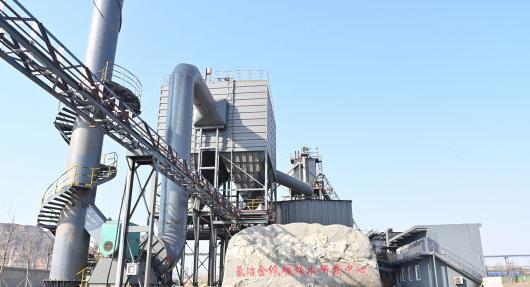 圖為高爐富氫冶煉技術(shù)開發(fā)試驗(yàn)項(xiàng)目現(xiàn)場。 牛春富 攝.jpg