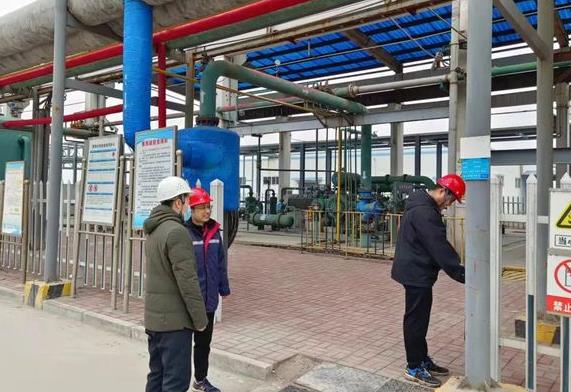 衡水高新區(qū)市場(chǎng)監(jiān)管分局對(duì)涉氫企業(yè)進(jìn)行了專項(xiàng)排查.jpg 衡水高新區(qū)市場(chǎng)監(jiān)管分局對(duì)涉氫企業(yè)進(jìn)行了專項(xiàng)排查.jpg