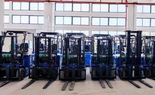 新氫動力“斬獲”粵港澳大灣區首批上牌氫能叉車 新氫動力“斬獲”粵港澳大灣區首批上牌氫能叉車