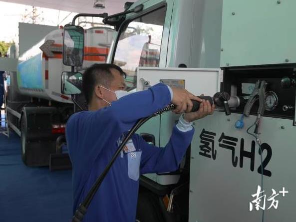 24臺氫能環(huán)衛(wèi)車“上崗” 24臺氫能環(huán)衛(wèi)車“上崗”