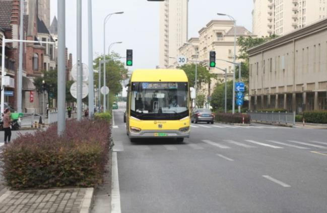 5輛搭載“安亭動能”嘉定67路氫能公交投入使用.jpg 5輛搭載“安亭動能”嘉定67路氫能公交投入使用.jpg