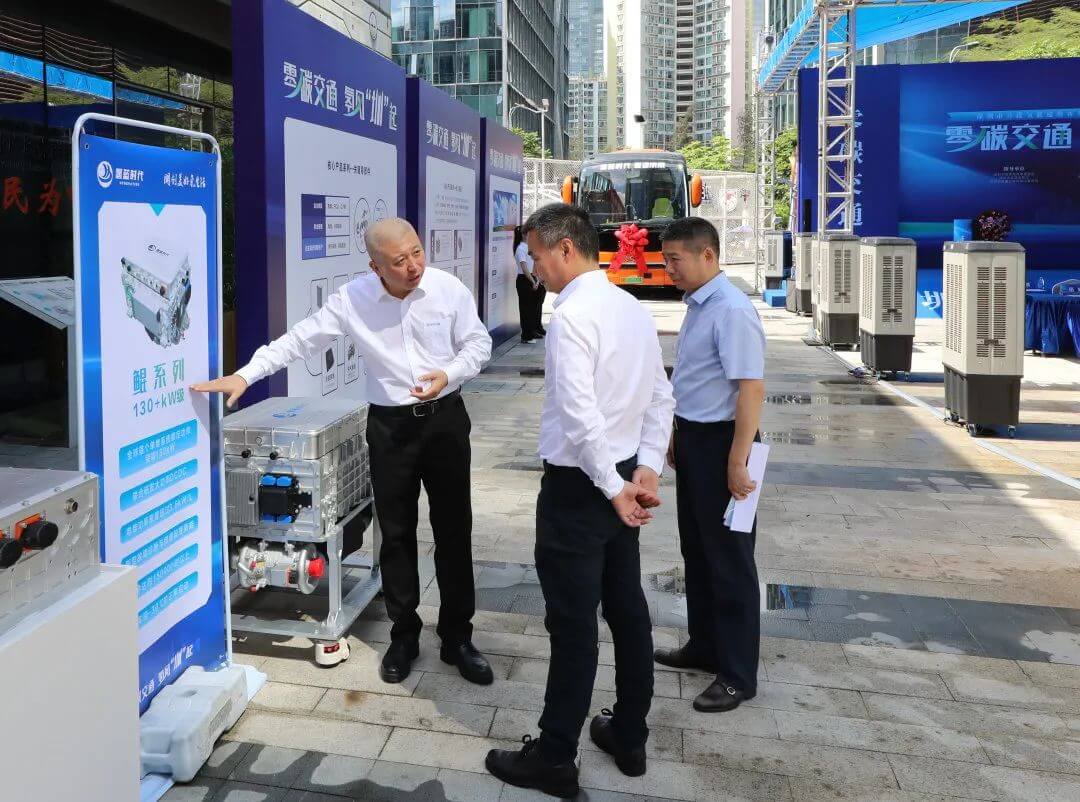 國內最大規模商業化運營氫能通勤車深圳交付-2.jpg