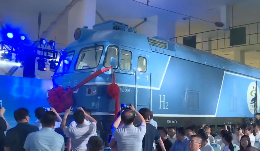 270kg儲(chǔ)氫量!中國中車首臺(tái)“寧東號(hào)”氫動(dòng)力機(jī)車正式下線-2.jpg