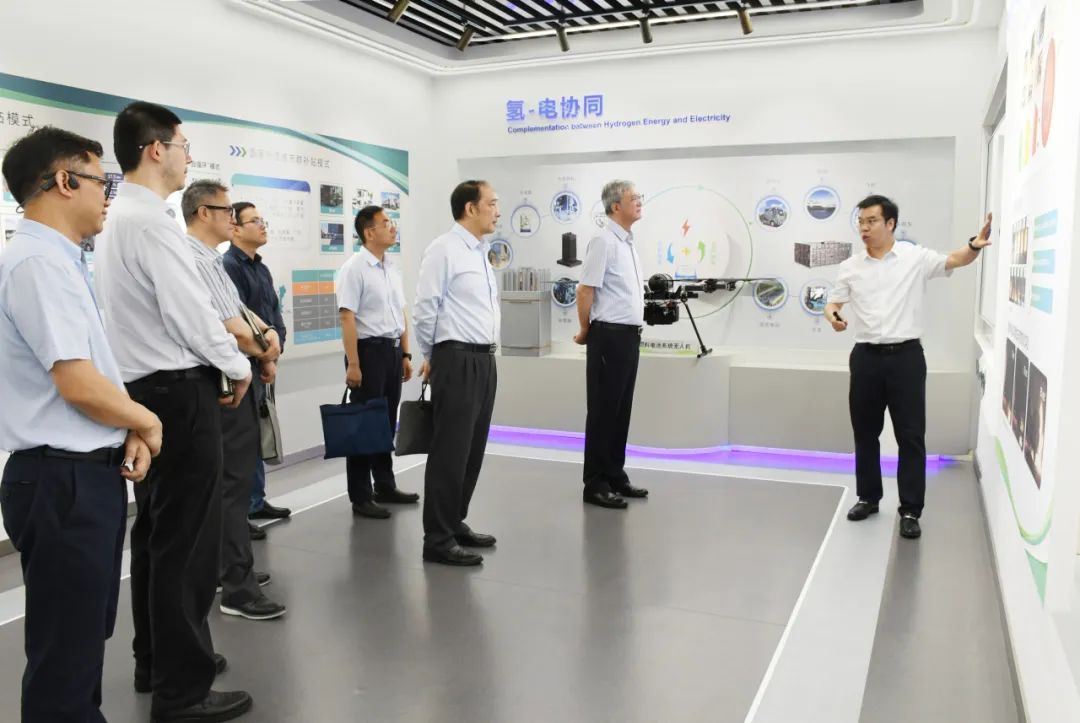 申能集團(tuán)領(lǐng)導(dǎo)赴申能投資氫能企業(yè)開(kāi)展調(diào)研.jpg