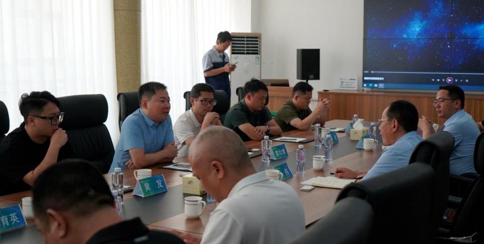 佛山市氫能產(chǎn)業(yè)協(xié)會會長林俊峰一行蒞臨奧揚科技調(diào)研-2.jpg