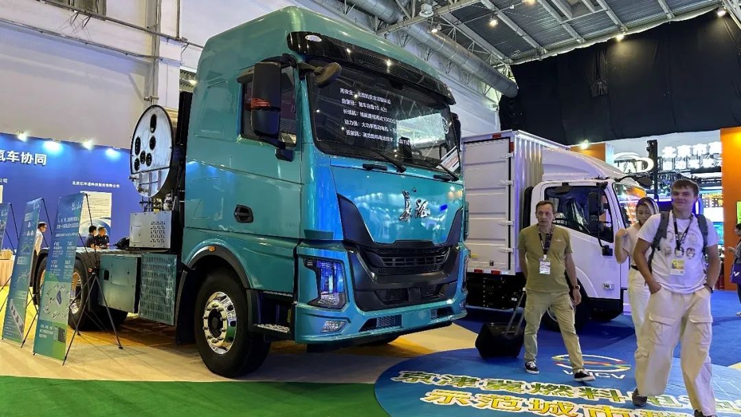 如果科技液氫重卡亮相智能網聯汽車大會.jpg